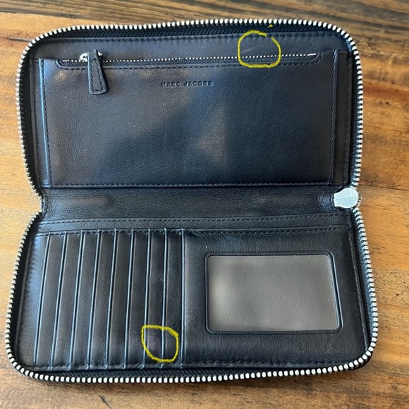 MARC JACOBS Black Leather Gotham Zip Around Wallet - Picture 10 of 10